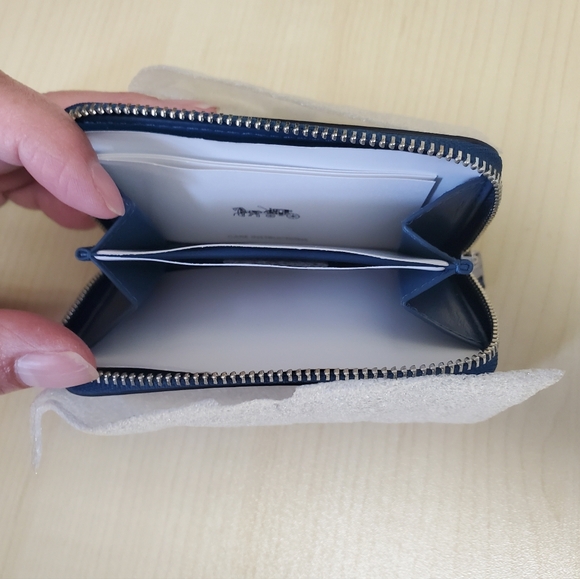 Coach Novelty Bazooka Zip Card Case Compact Wallet - Picture 3 of 4